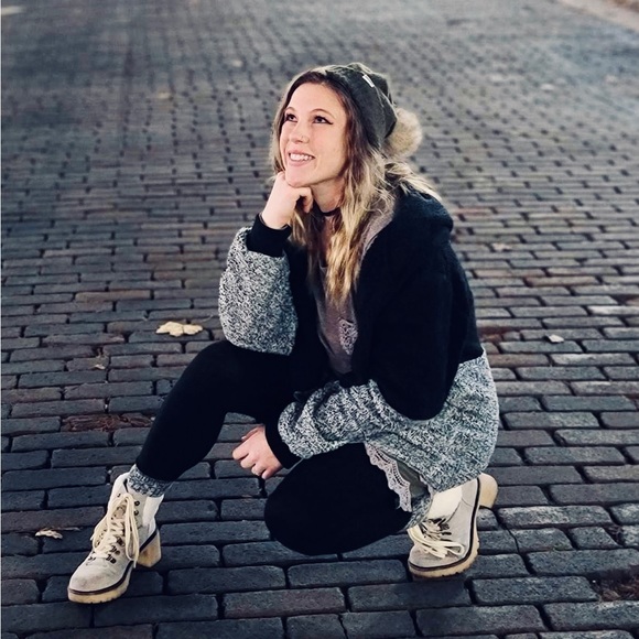 Meet your Posher, Ally - Picture 1 of 1